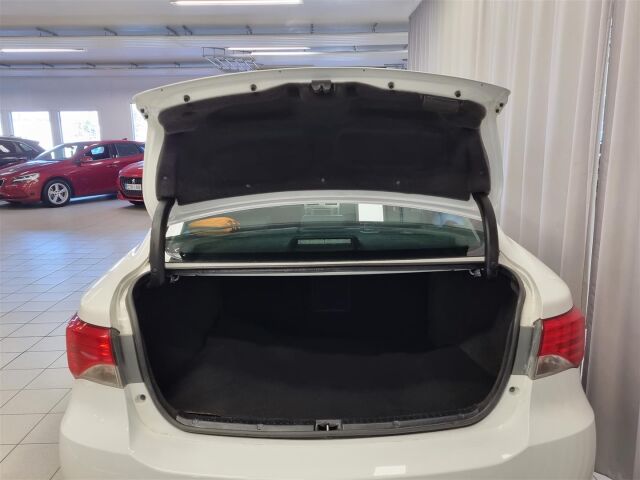 TOYOTA Avensis 2014 1,8 Valvematic Active 4ov Multidrive S