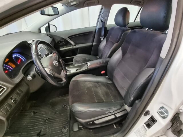 TOYOTA Avensis 2014 1,8 Valvematic Active 4ov Multidrive S