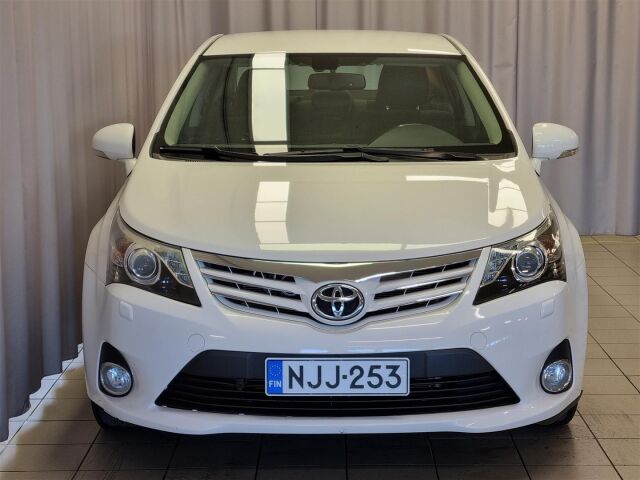 TOYOTA Avensis 2014 1,8 Valvematic Active 4ov Multidrive S