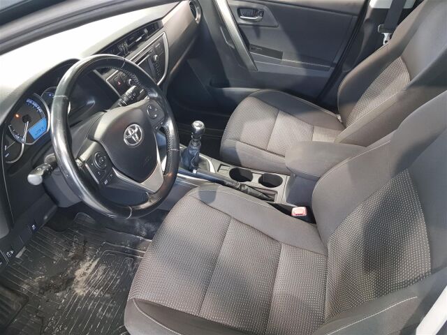 TOYOTA Auris 2014 Touring Sports 1,6 Valvematic Active