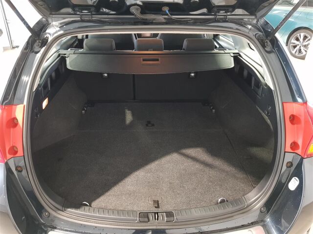 TOYOTA Auris 2014 Touring Sports 1,6 Valvematic Active