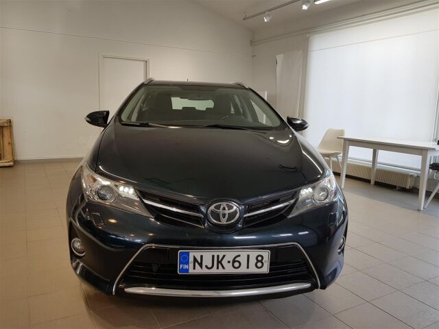 TOYOTA Auris 2014 Touring Sports 1,6 Valvematic Active