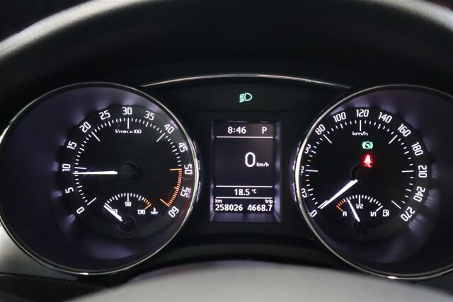 SKODA Superb 2014 Combi 2,0 TDI 140 Ambition Business Outdoor DSG Autom.