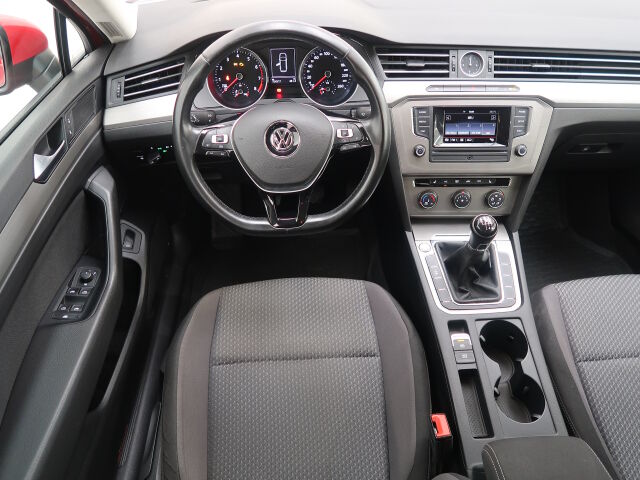 Volkswagen Passat 2015 Variant Trendline 1,4 TSI 92 kW (125 hv) BlueMotion Technology