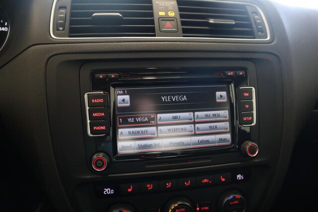 VOLKSWAGEN Jetta 2015 Comfort 1,2 TSI 77 kW (105 hv) BlueMotion Technology