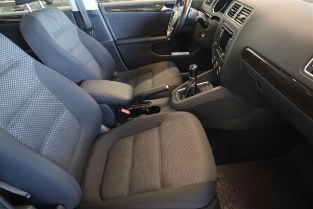 VOLKSWAGEN Jetta 2015 Comfort 1,2 TSI 77 kW (105 hv) BlueMotion Technology