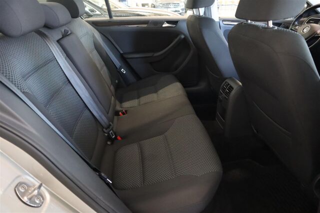 VOLKSWAGEN Jetta 2015 Comfort 1,2 TSI 77 kW (105 hv) BlueMotion Technology