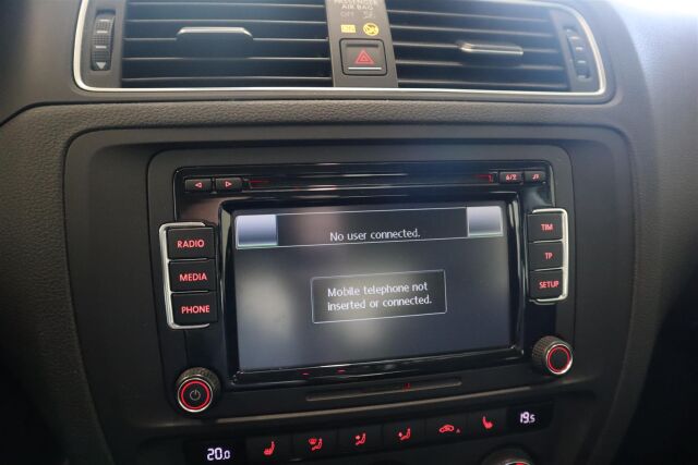 VOLKSWAGEN Jetta 2015 Comfort 1,2 TSI 77 kW (105 hv) BlueMotion Technology