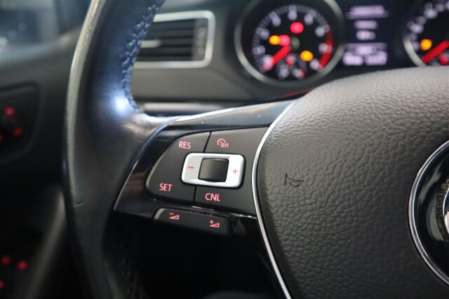 VOLKSWAGEN Jetta 2015 Comfort 1,2 TSI 77 kW (105 hv) BlueMotion Technology