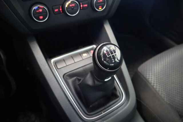 VOLKSWAGEN Jetta 2015 Comfort 1,2 TSI 77 kW (105 hv) BlueMotion Technology