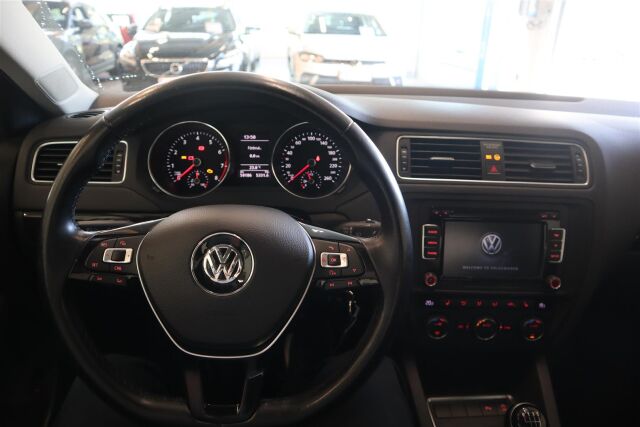 VOLKSWAGEN Jetta 2015 Comfort 1,2 TSI 77 kW (105 hv) BlueMotion Technology