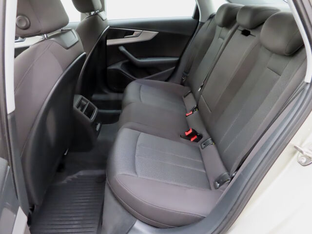 Audi A4 2016 Sedan Business 1,4 TFSI 110 kW S tronic