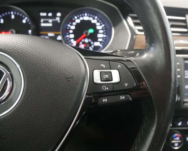 VOLKSWAGEN Passat 2016 Sedan Highline 1,6 TDI 88 kW (120 hv) DSG-automaatti