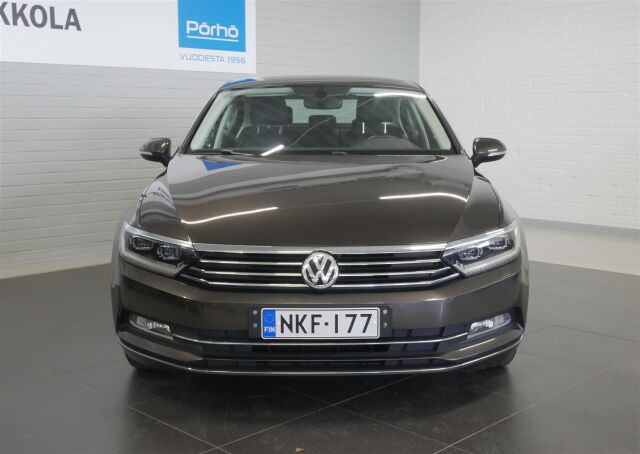 VOLKSWAGEN Passat 2016 Sedan Highline 1,6 TDI 88 kW (120 hv) DSG-automaatti
