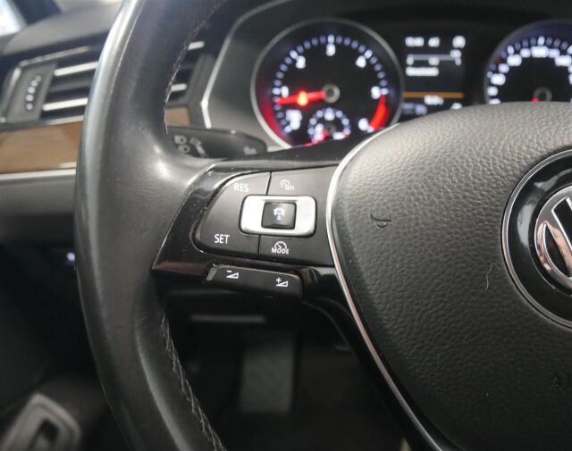 VOLKSWAGEN Passat 2016 Sedan Highline 1,6 TDI 88 kW (120 hv) DSG-automaatti