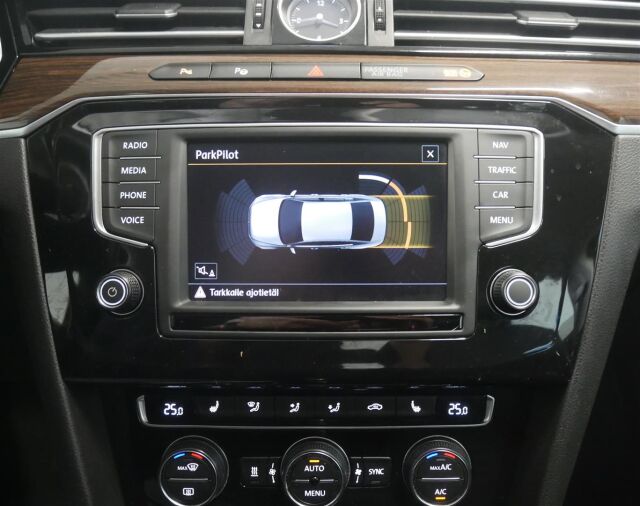 VOLKSWAGEN Passat 2016 Sedan Highline 1,6 TDI 88 kW (120 hv) DSG-automaatti