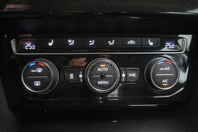 VOLKSWAGEN Passat 2016 Sedan Highline 1,6 TDI 88 kW (120 hv) DSG-automaatti