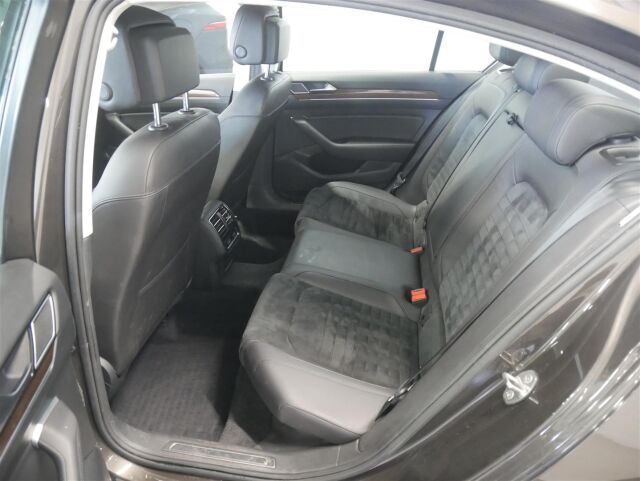 VOLKSWAGEN Passat 2016 Sedan Highline 1,6 TDI 88 kW (120 hv) DSG-automaatti