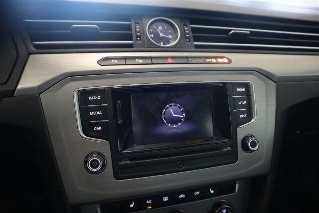 VOLKSWAGEN Passat 2016 Sedan Trendline 1,4 TSI 92 kW (125 hv)