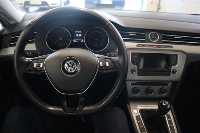 VOLKSWAGEN Passat 2016 Sedan Trendline 1,4 TSI 92 kW (125 hv)