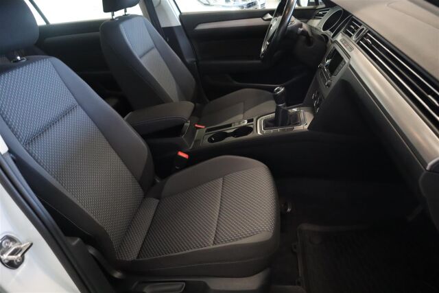 VOLKSWAGEN Passat 2016 Sedan Trendline 1,4 TSI 92 kW (125 hv)