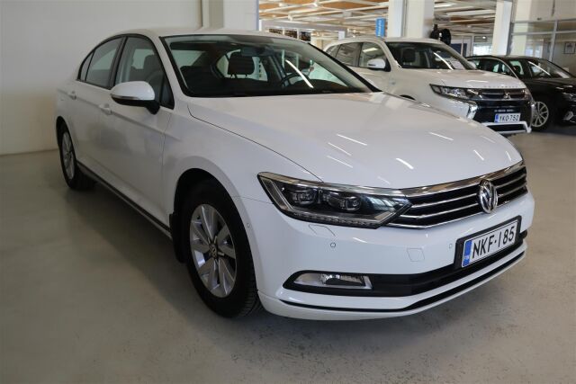 VOLKSWAGEN Passat 2016 Sedan Trendline 1,4 TSI 92 kW (125 hv)