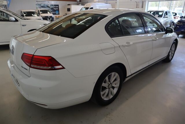 VOLKSWAGEN Passat 2016 Sedan Trendline 1,4 TSI 92 kW (125 hv)