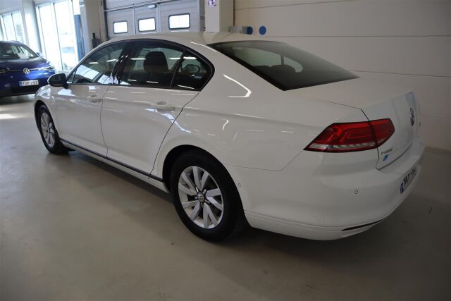 VOLKSWAGEN Passat 2016 Sedan Trendline 1,4 TSI 92 kW (125 hv)