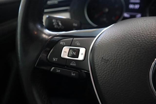 VOLKSWAGEN Passat 2016 Sedan Trendline 1,4 TSI 92 kW (125 hv)