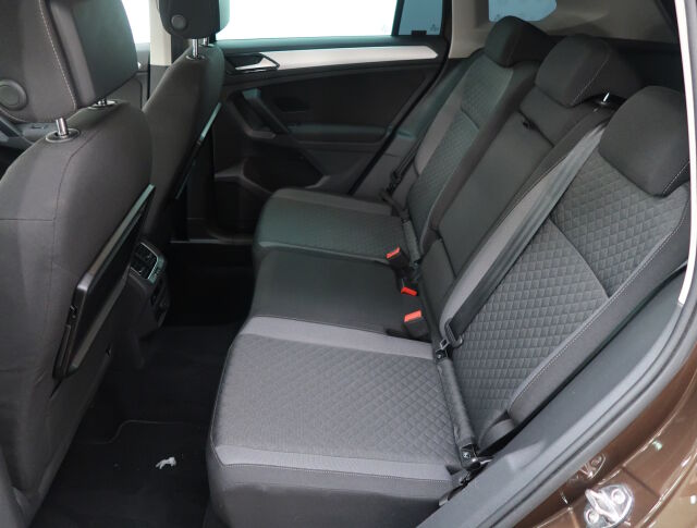 Volkswagen Tiguan 2017 Comfortline 2,0 TDI SCR 110 kW (150 hv) 4MOTION DSG-automaatti