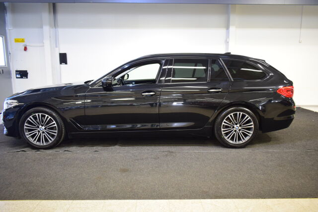 BMW 520 2017 G31 Touring 520d A xDrive Business Sport