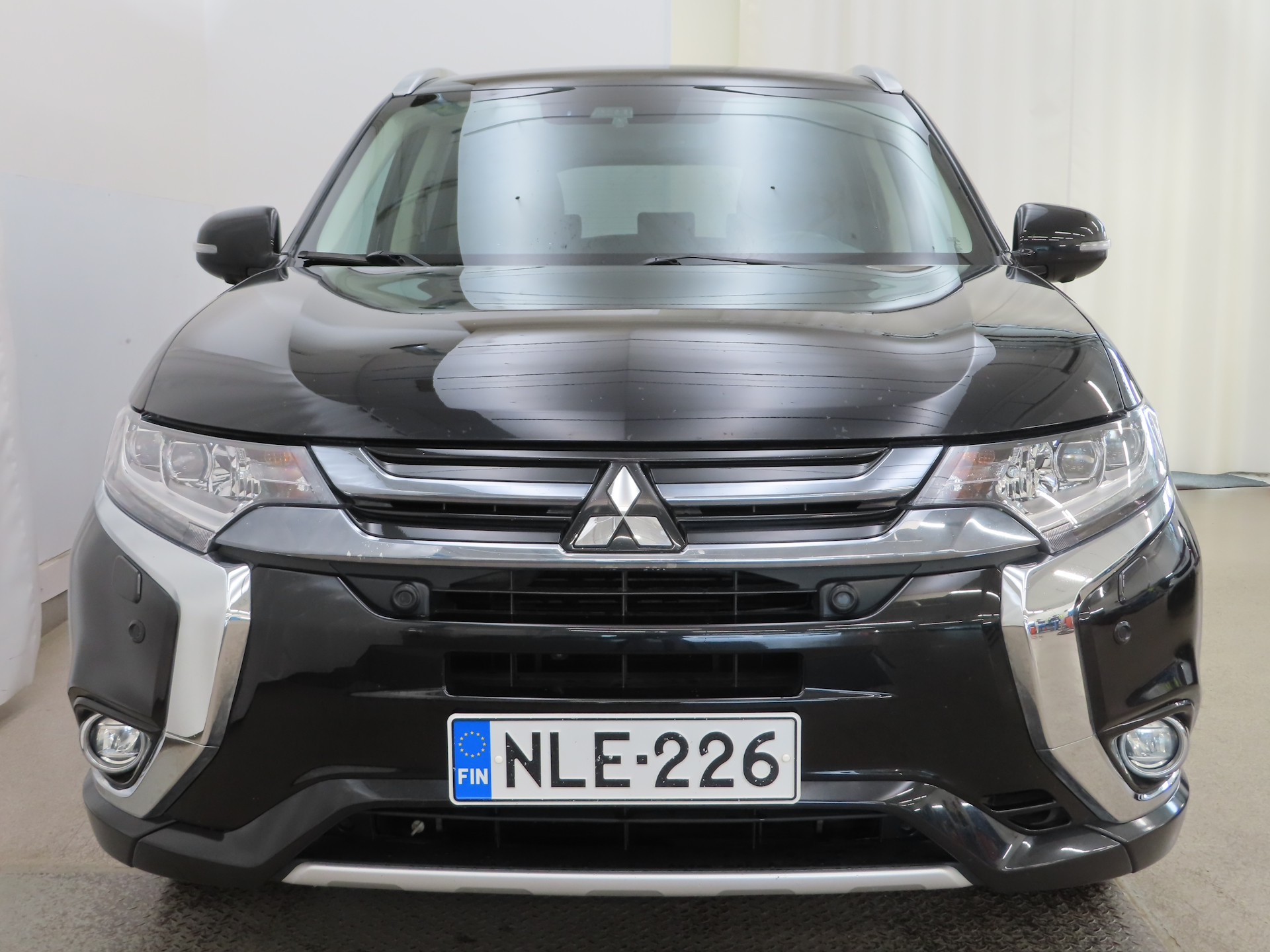 Mitsubishi Outlander PHEV 2018, kuva 2/10