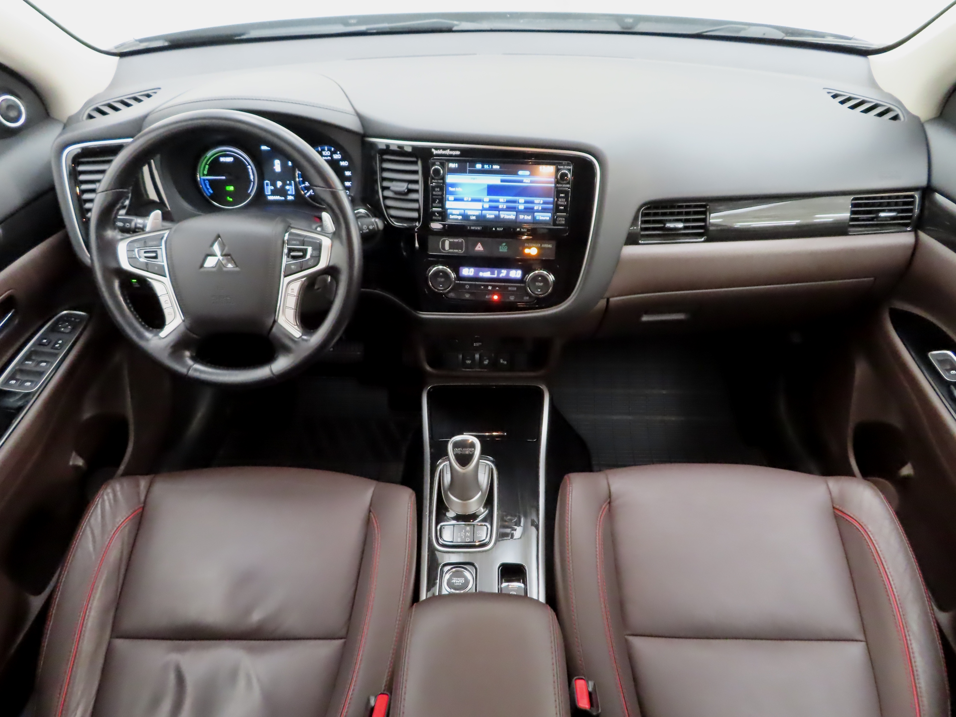 Mitsubishi Outlander PHEV 2018, kuva 7/10