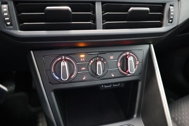 VOLKSWAGEN Polo 2018 Comfortline 1,0 TSI 70 kW (95 hv)