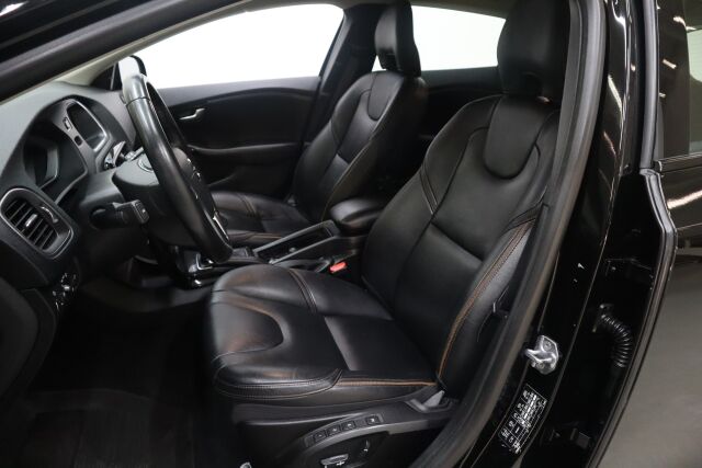 VOLVO V40 Cross Country 2019 T3 Business Dynamic Edition aut