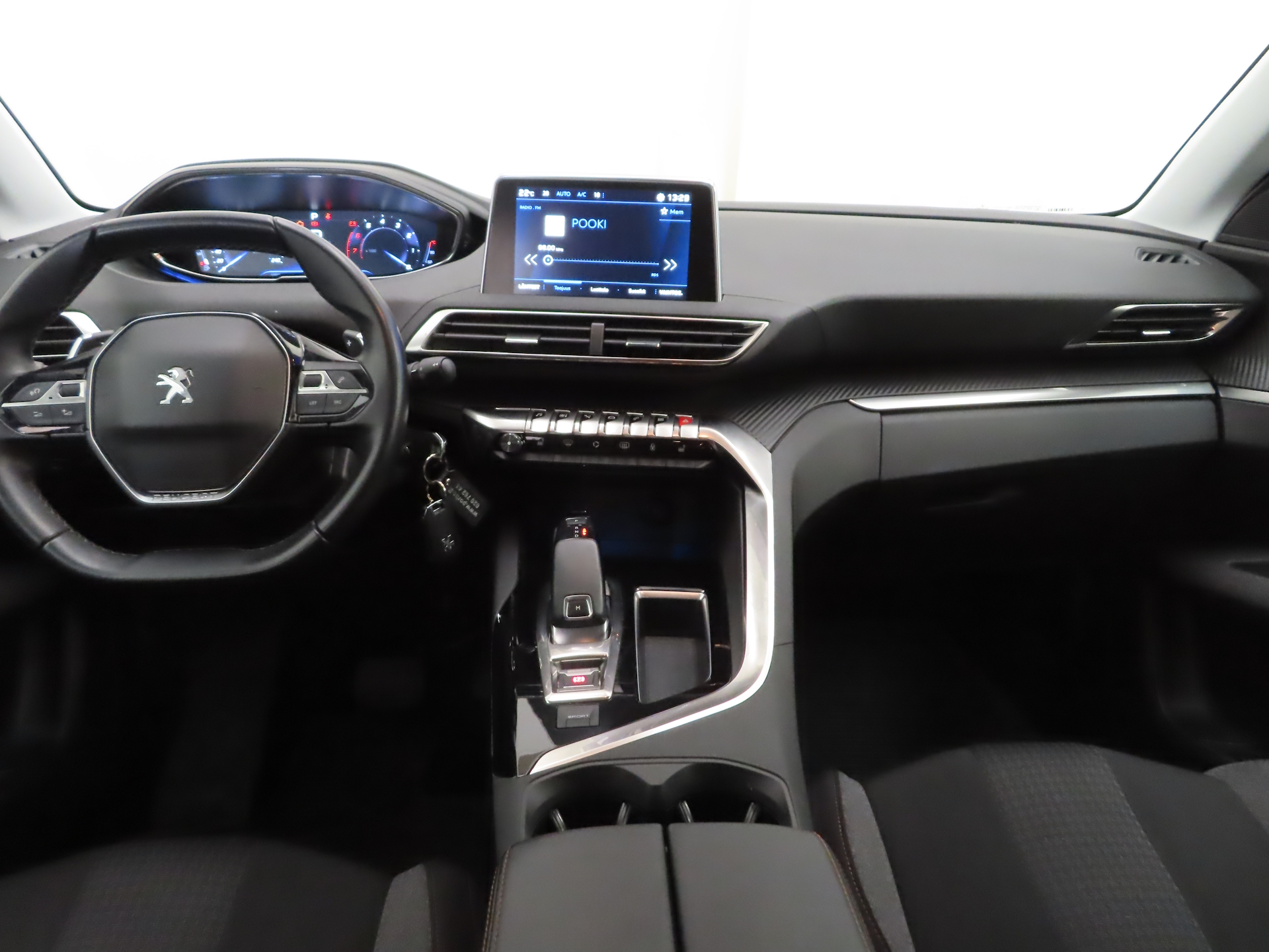Peugeot 3008 2020, kuva 7/10