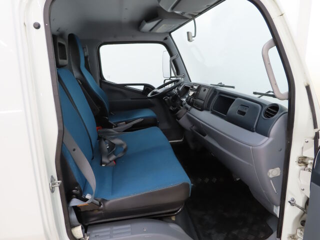 MITSUBISHI FUSO Canter 2015 Canter Avolavakuorma-auto (BA) 2ov 2998cm3