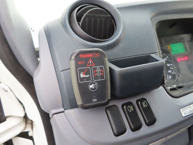 MITSUBISHI FUSO Canter 2015 Canter Avolavakuorma-auto (BA) 2ov 2998cm3