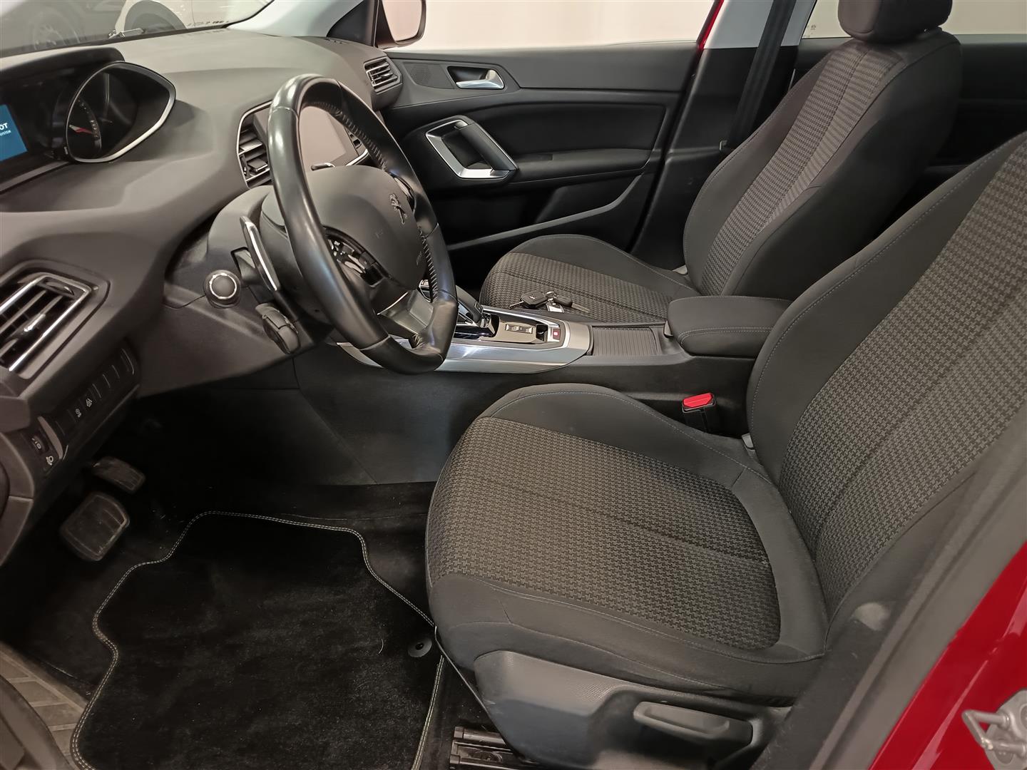 Peugeot 308 2020, kuva 5/33