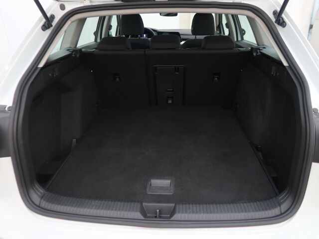 Volkswagen Golf 2021 Variant 1,0 eTSI (MHEV) 81 kW DSG-automaatti
