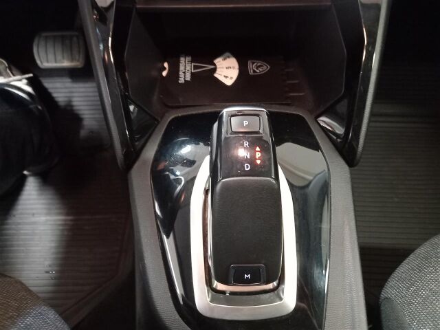 Peugeot 2008 2021 Active PureTech 130 EAT8-automaatti