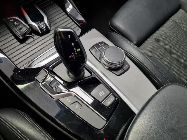 BMW X3 2018 G01 xDrive20d A Business / Navi / Webasto / Tutkat / Ylläpitolaturi