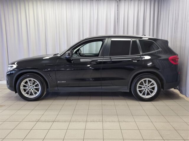 BMW X3 2018 G01 xDrive20d A Business / Navi / Webasto / Tutkat / Ylläpitolaturi
