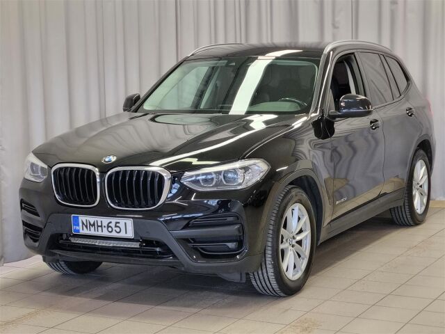BMW X3 2018 G01 xDrive20d A Business / Navi / Webasto / Tutkat / Ylläpitolaturi