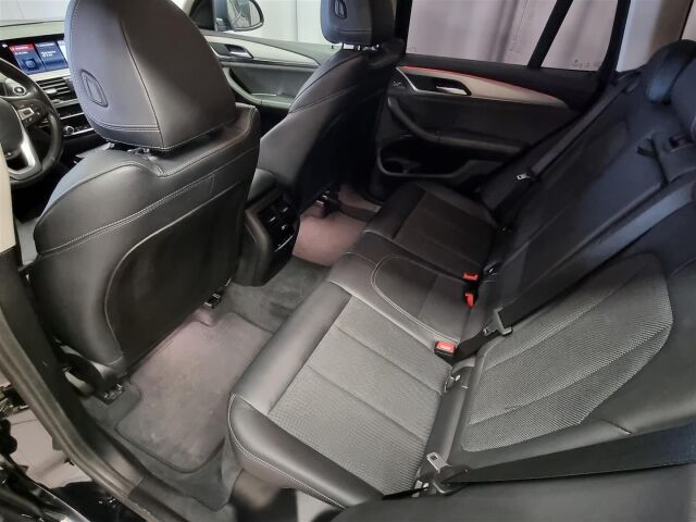 BMW X3 2018 G01 xDrive20d A Business / Navi / Webasto / Tutkat / Ylläpitolaturi
