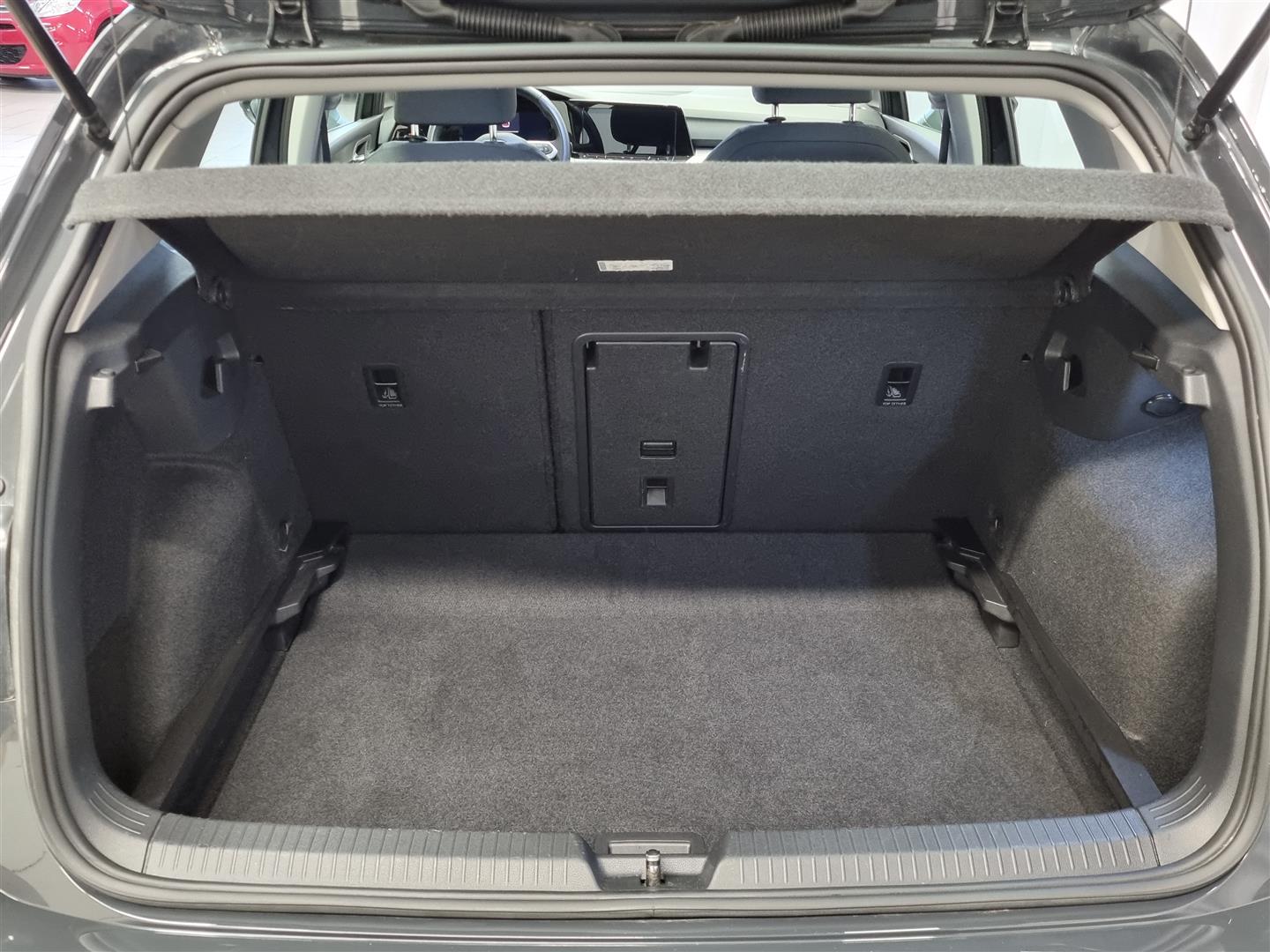 Volkswagen Golf Comfort 1,0 TSI 81 kW 2022, kuva 6/21