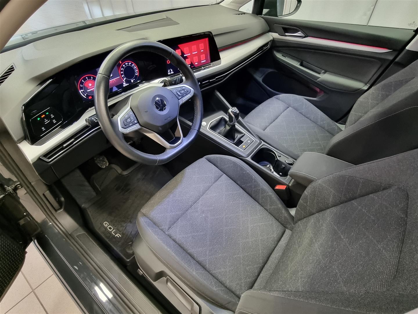 Volkswagen Golf Comfort 1,0 TSI 81 kW 2022, kuva 7/21