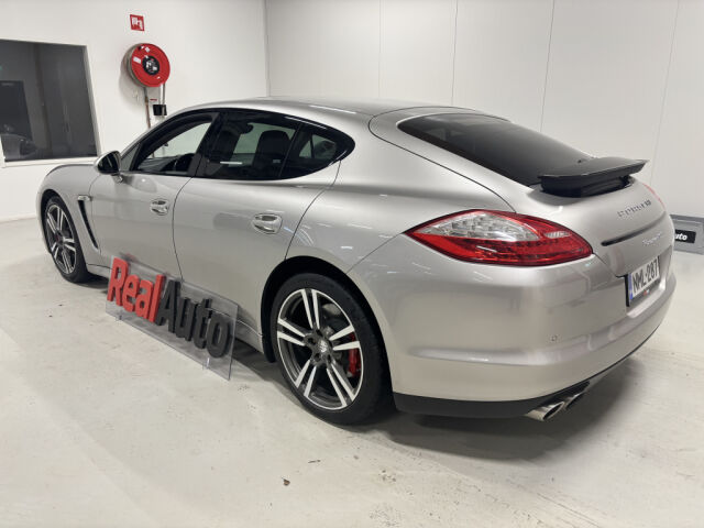 PORSCHE Panamera 4S 2011 PANAMERA 4S V8 PDK *Alcantarakatto *20" 911 Turbo -vanteet *Ilmajouset *Bose *Kattoluukku *Bicolor -