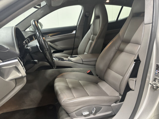 PORSCHE Panamera 4S 2011 PANAMERA 4S V8 PDK *Alcantarakatto *20" 911 Turbo -vanteet *Ilmajouset *Bose *Kattoluukku *Bicolor -