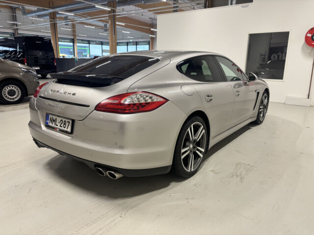PORSCHE Panamera 4S 2011 PANAMERA 4S V8 PDK *Alcantarakatto *20" 911 Turbo -vanteet *Ilmajouset *Bose *Kattoluukku *Bicolor -